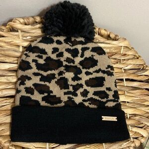 🆕 Kensie Leopard Print Hat with Black Pom Pom! 💥